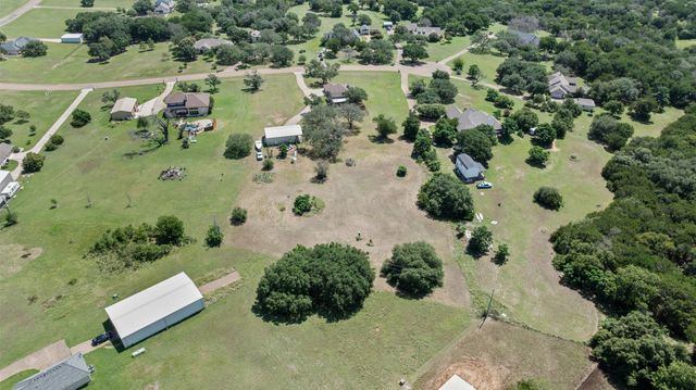 160 Seven Oaks Lane, China Spring, TX 76633
