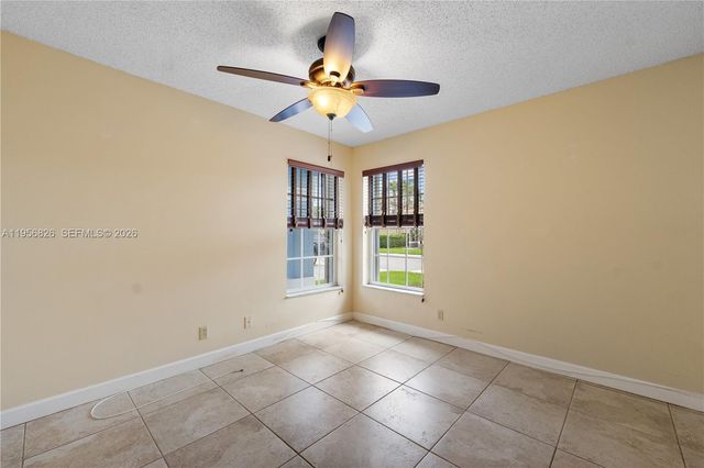 2707 Pinewood Ct 2707, Davie, FL 33328