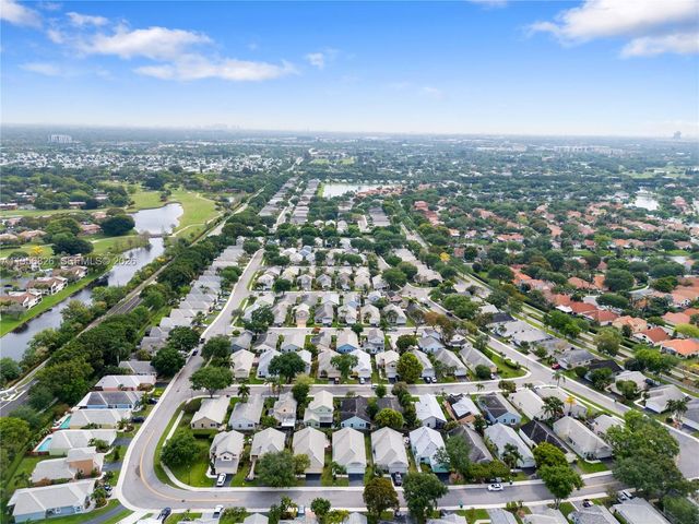 2707 Pinewood Ct 2707, Davie, FL 33328