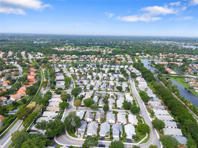 2707 Pinewood Ct 2707, Davie, FL 33328