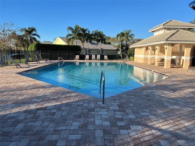2707 Pinewood Ct 2707, Davie, FL 33328