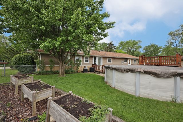 1141 Hartford Lane, Elk Grove Village, IL 60007