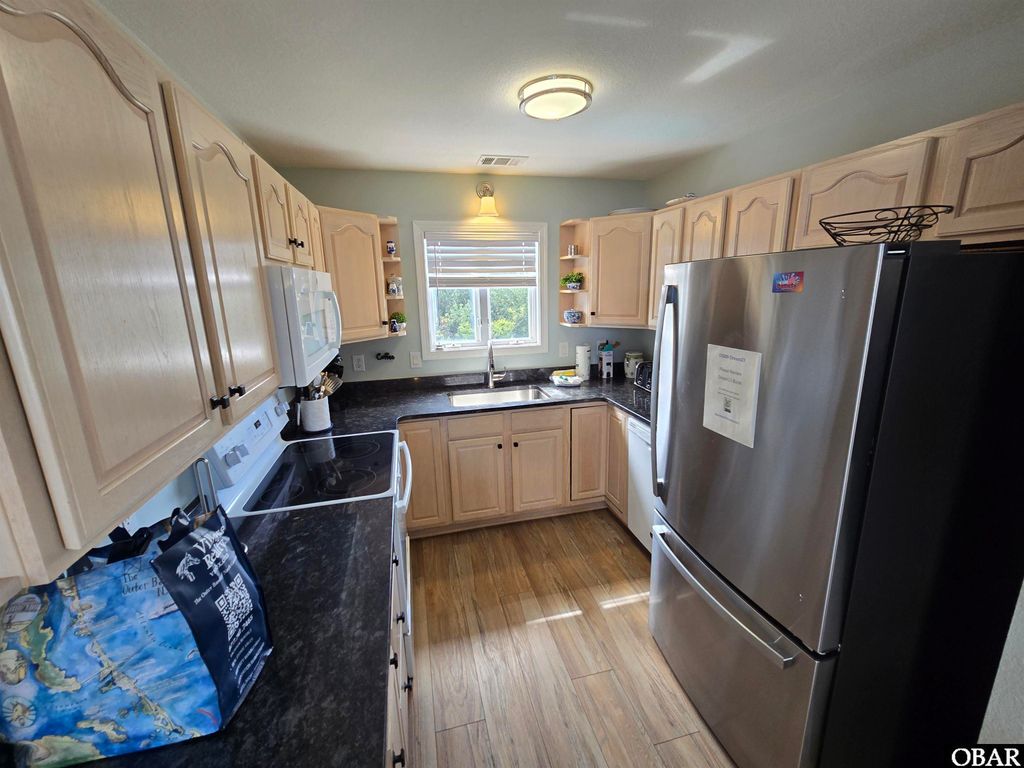 Image 14 of property listing at 745 W Grackle Court Lot# 12, Corolla, NC 27927
