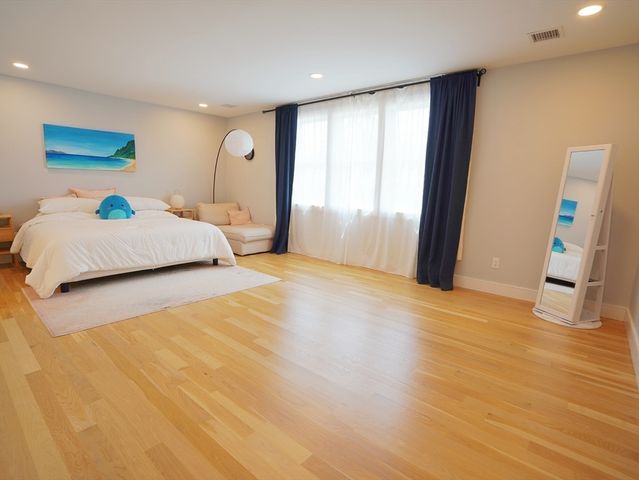 89 Newfield St, Boston, MA 02132