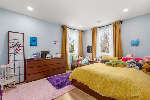 89 Newfield St, Boston, MA 02132