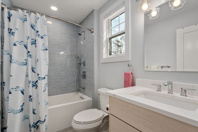 89 Newfield St, Boston, MA 02132