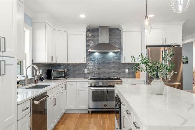 89 Newfield St, Boston, MA 02132