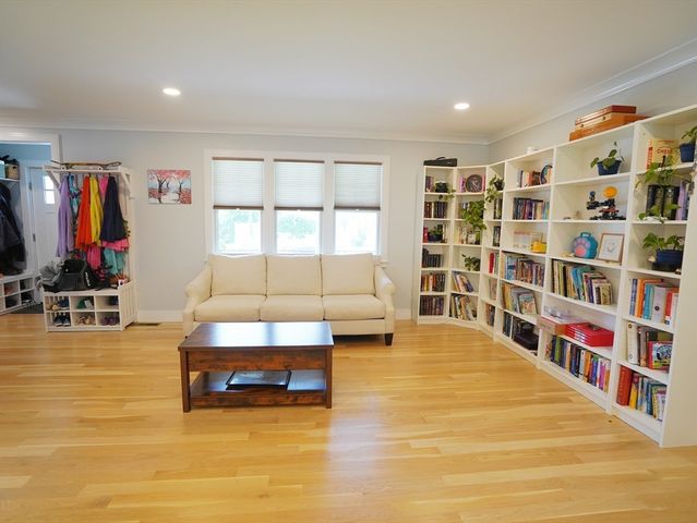 89 Newfield St, Boston, MA 02132