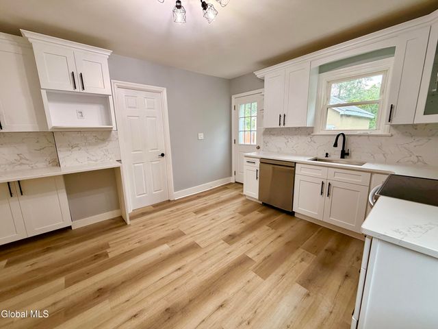 32 Mount Stuart Road, Rotterdam, NY 12304