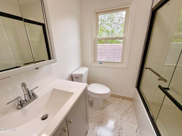 32 Mount Stuart Road, Rotterdam, NY 12304