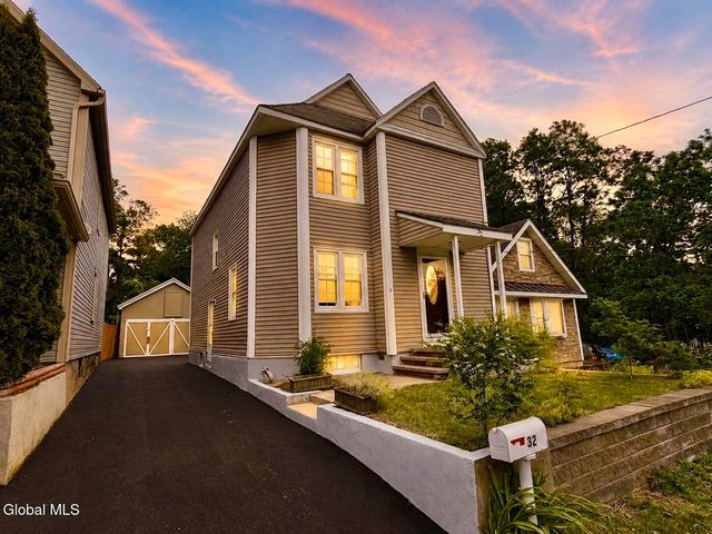 32 Mount Stuart Road, Rotterdam, NY 12304