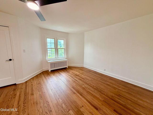 32 Mount Stuart Road, Rotterdam, NY 12304