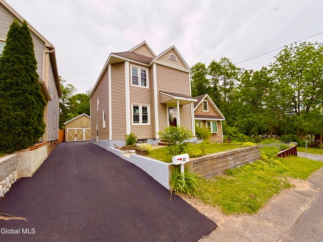 32 Mount Stuart Road, Rotterdam, NY 12304