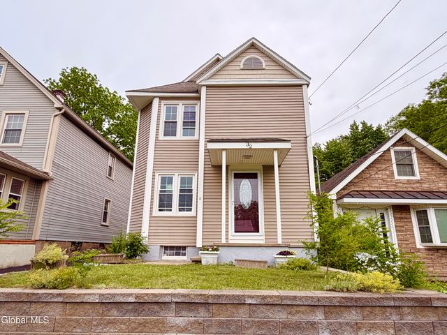 32 Mount Stuart Road, Rotterdam, NY 12304