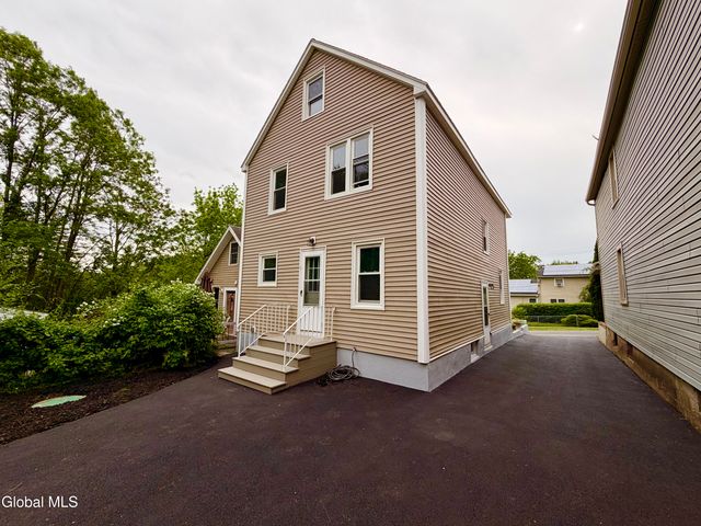 32 Mount Stuart Road, Rotterdam, NY 12304