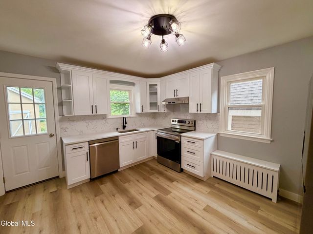 32 Mount Stuart Road, Rotterdam, NY 12304