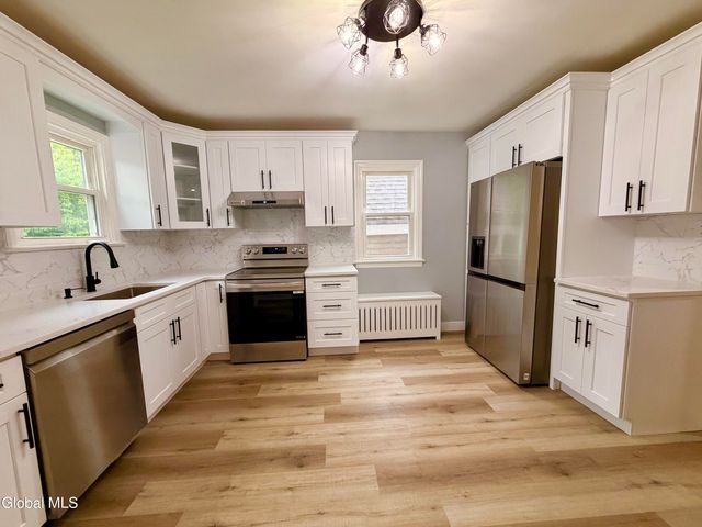 32 Mount Stuart Road, Rotterdam, NY 12304