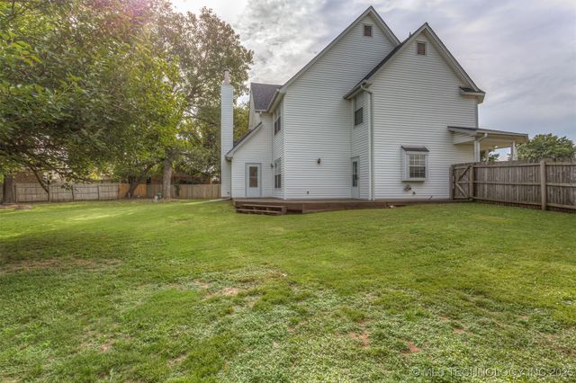 2408 W Laredo Street, Broken Arrow, OK 74012