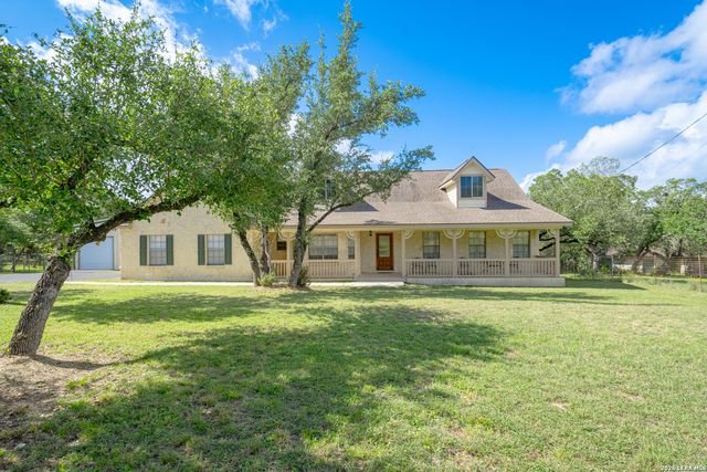 6211 YORKSHIRE DR, Spring Branch, TX 78070