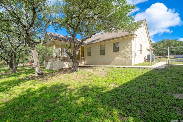 6211 YORKSHIRE DR, Spring Branch, TX 78070