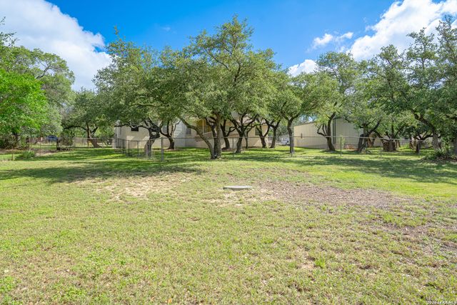 6211 YORKSHIRE DR, Spring Branch, TX 78070