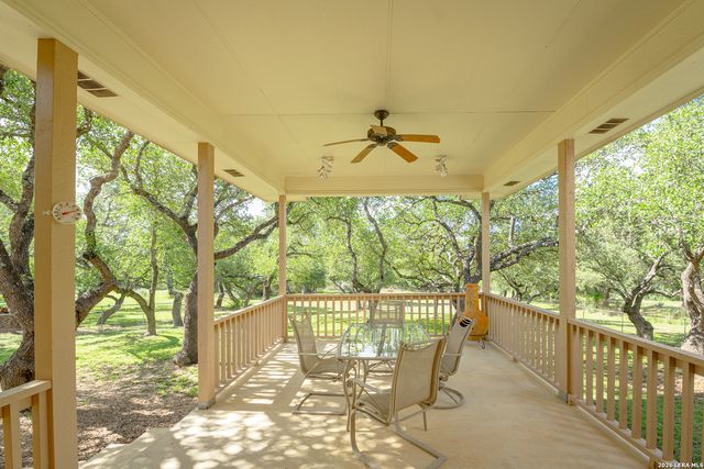 6211 YORKSHIRE DR, Spring Branch, TX 78070