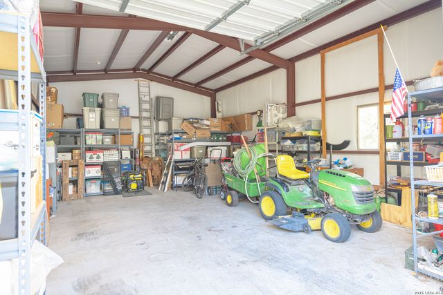 6211 YORKSHIRE DR, Spring Branch, TX 78070