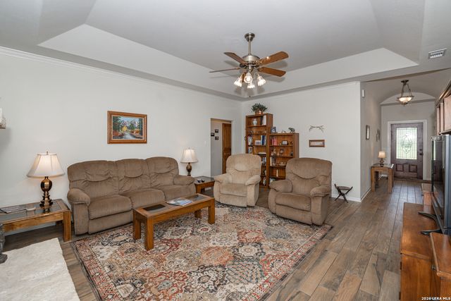 6211 YORKSHIRE DR, Spring Branch, TX 78070