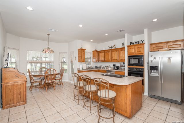 6211 YORKSHIRE DR, Spring Branch, TX 78070
