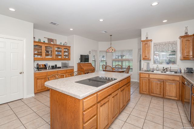 6211 YORKSHIRE DR, Spring Branch, TX 78070