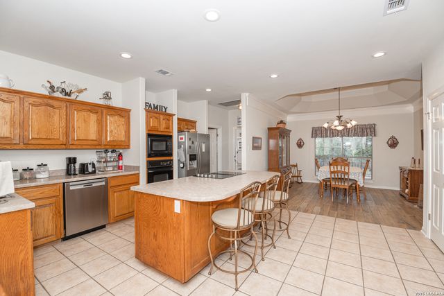 6211 YORKSHIRE DR, Spring Branch, TX 78070