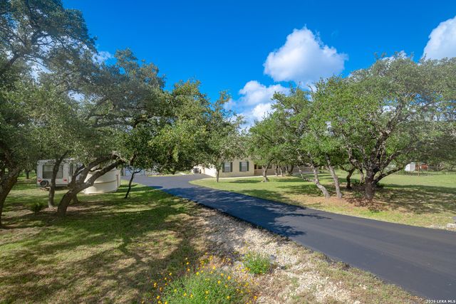 6211 YORKSHIRE DR, Spring Branch, TX 78070