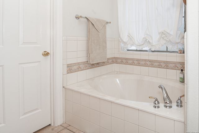6211 YORKSHIRE DR, Spring Branch, TX 78070