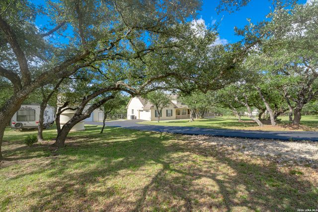 6211 YORKSHIRE DR, Spring Branch, TX 78070