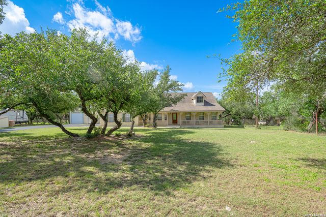 6211 YORKSHIRE DR, Spring Branch, TX 78070
