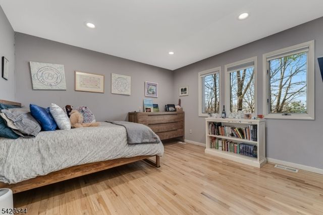 828 Star View Way, Bridgewater Twp., NJ 08807