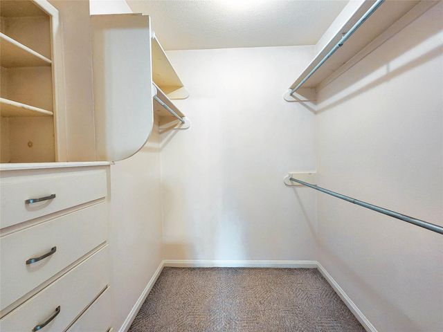 12 Kings Row, Houston, TX 77069