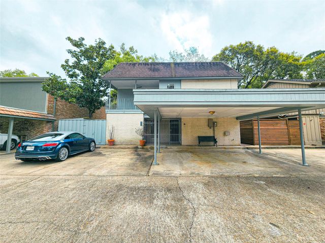 12 Kings Row, Houston, TX 77069