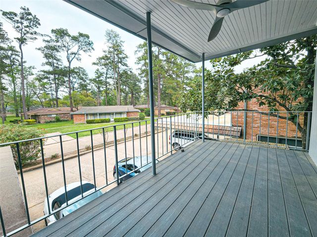 12 Kings Row, Houston, TX 77069