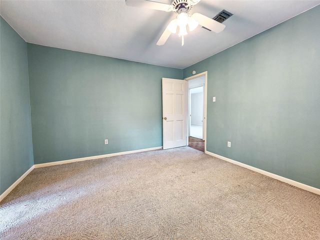 12 Kings Row, Houston, TX 77069