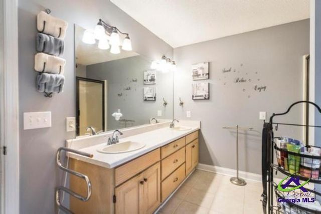 191 Henry Drive, Gray, GA 31032