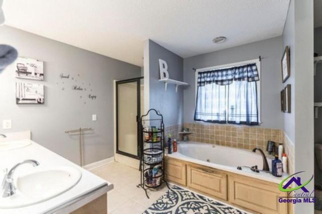 191 Henry Drive, Gray, GA 31032