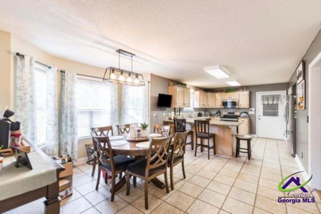 191 Henry Drive, Gray, GA 31032