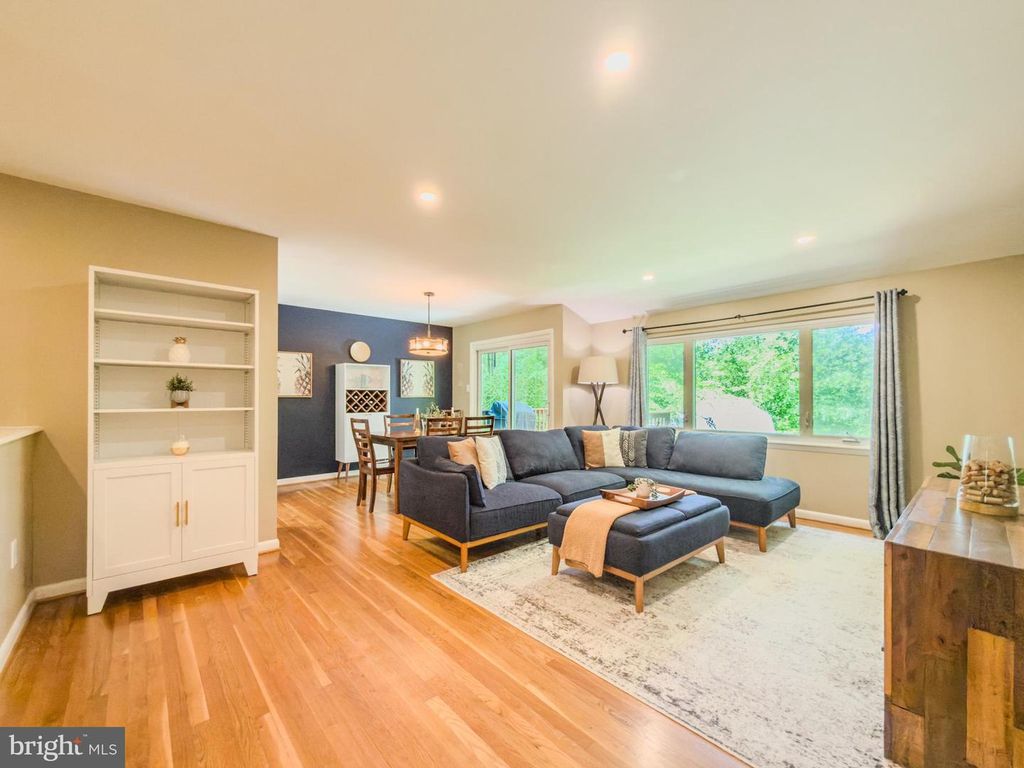 Image 14 of property listing at 1514 AINSLEY RD, Silver Spring, MD 20904