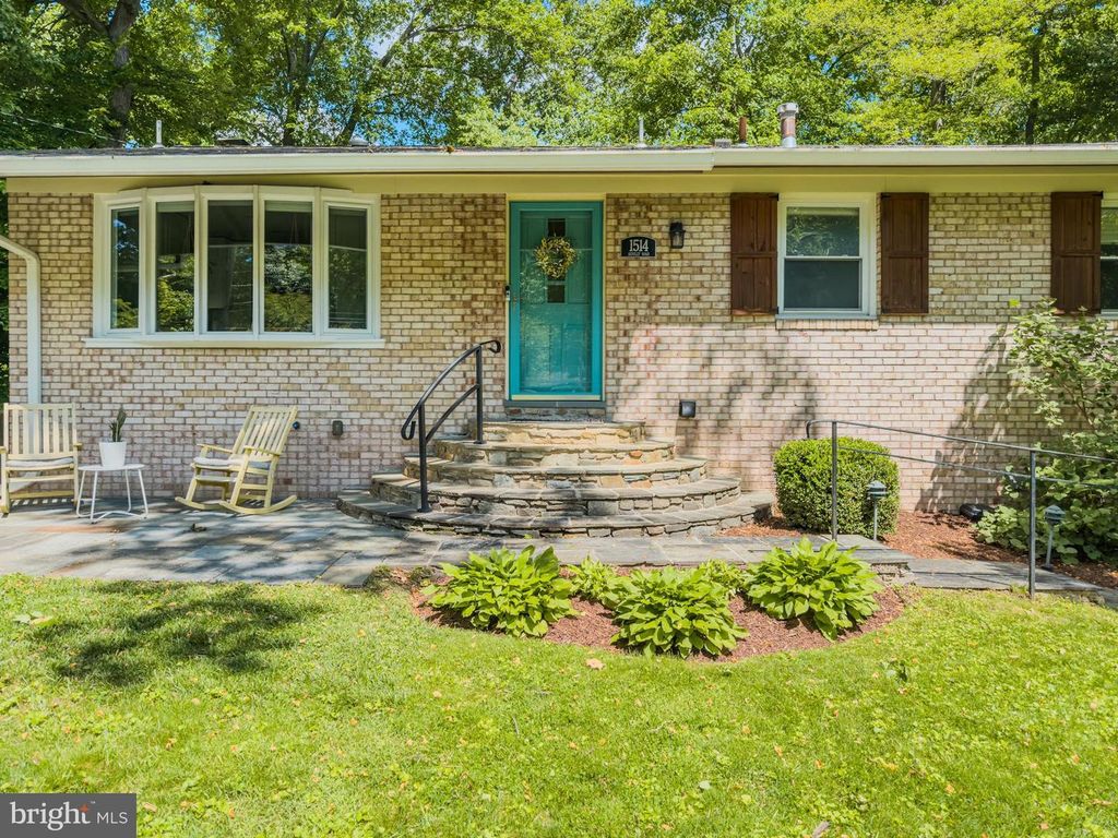 Image 2 of property listing at 1514 AINSLEY RD, Silver Spring, MD 20904