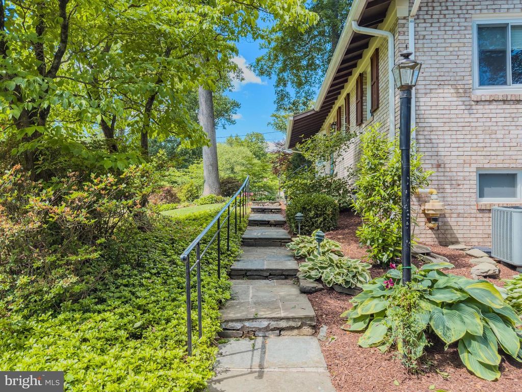 Image 33 of property listing at 1514 AINSLEY RD, Silver Spring, MD 20904