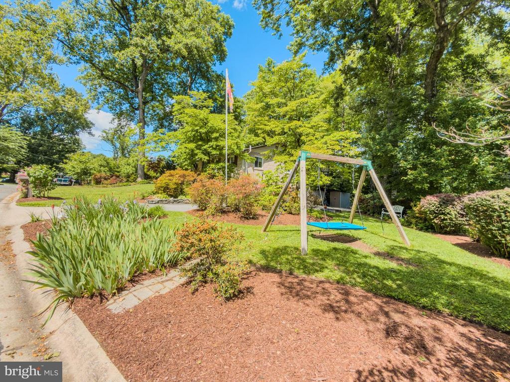 Image 38 of property listing at 1514 AINSLEY RD, Silver Spring, MD 20904