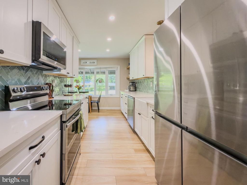 Image 6 of property listing at 1514 AINSLEY RD, Silver Spring, MD 20904