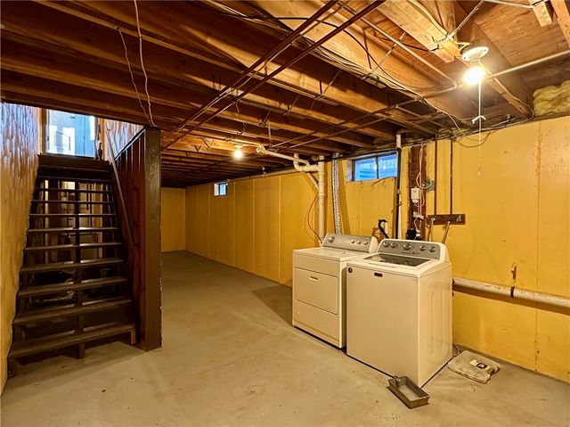 35 Lancashire Street, Providence, RI 02908