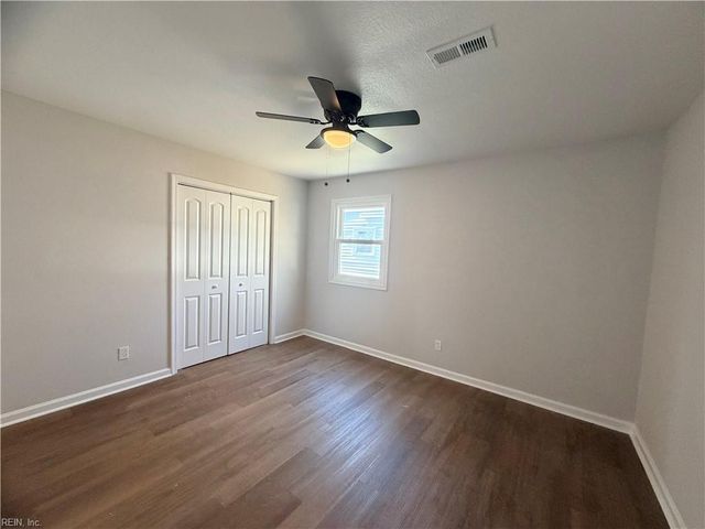 615 Gary LN, Hampton, VA 23661